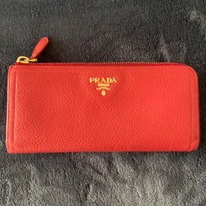 Sale sale Prada wallet, as seen, as it !!!